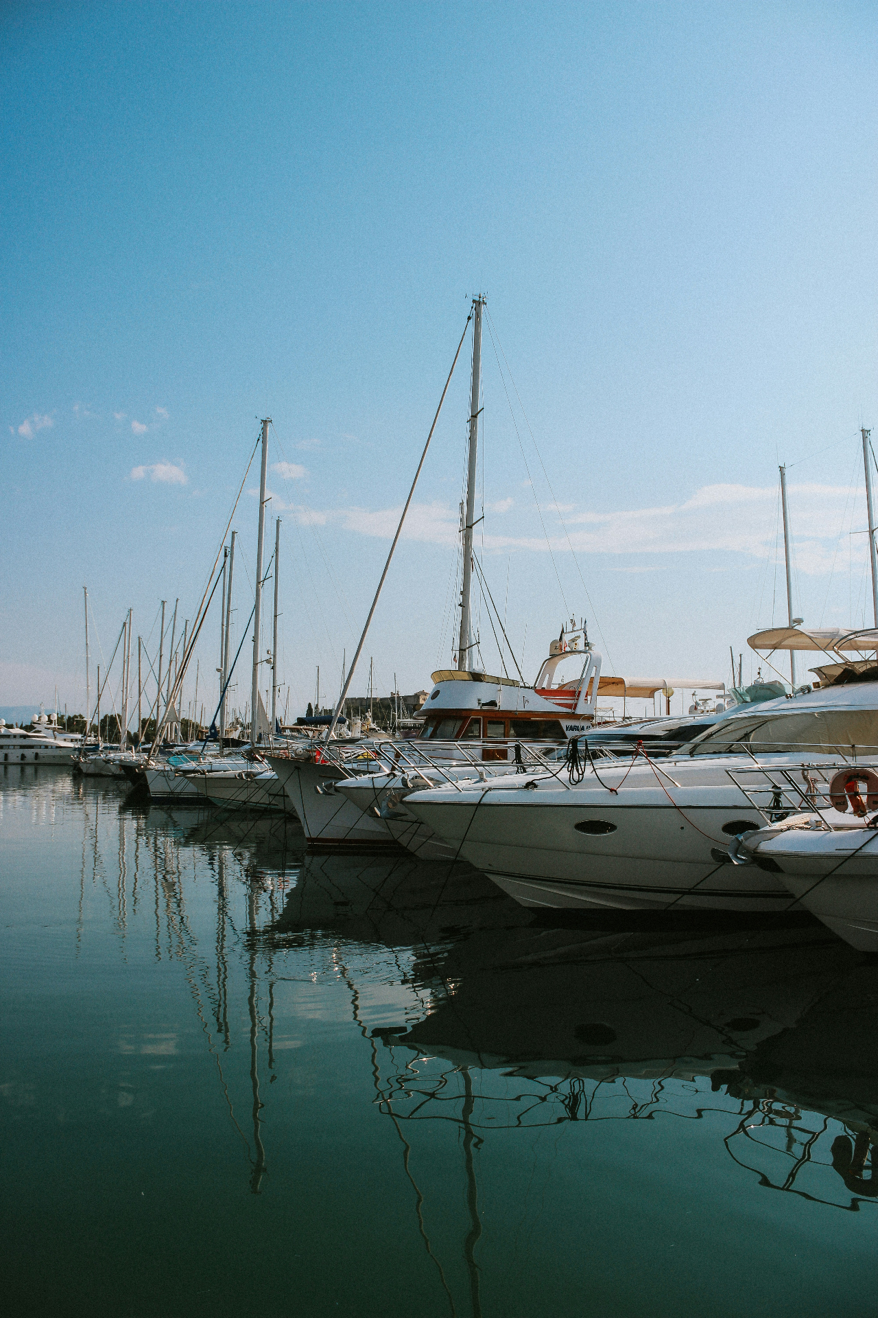 Ocean Reef Boat Harbour boats